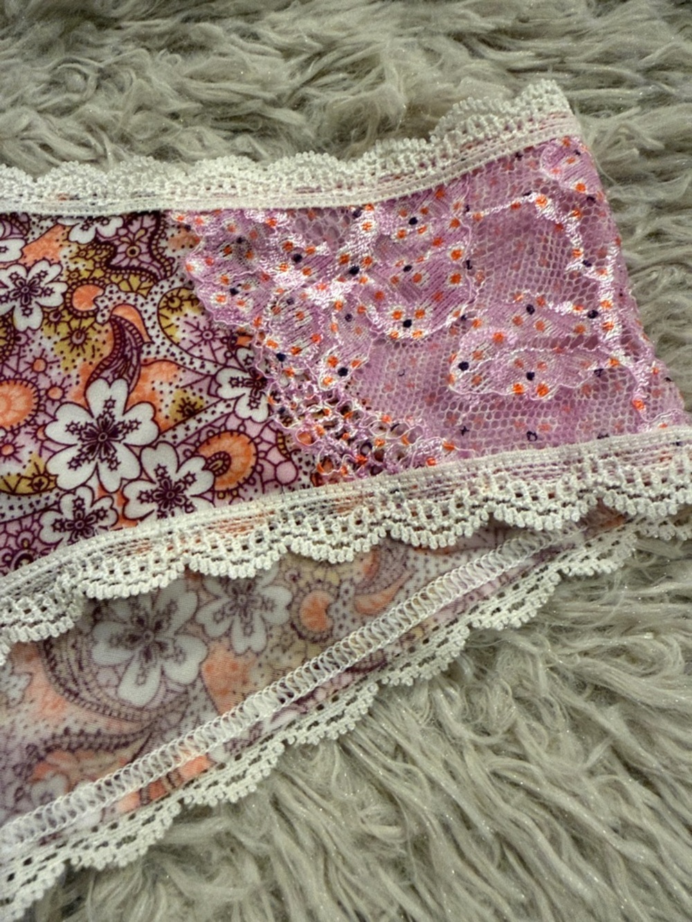 NWT Victoria’s Secret Lace Dream Angels Silky Smooth Lace Hiphugger VTG Small - Picture 3 of 7